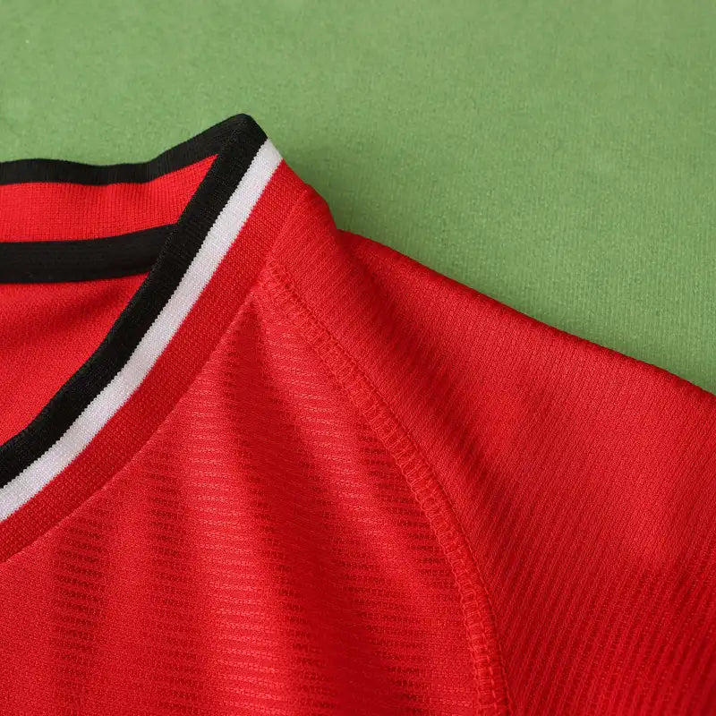Manchester United F.C. Home Retro Fan Version 00/02 Season Jersey